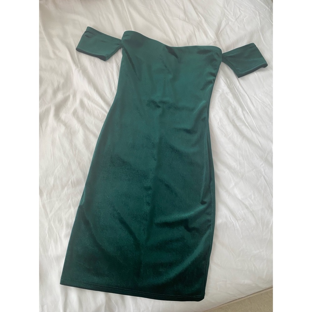New** Windsor Emerald Green Velvet Cocktail Dress | mini, off the shoulder